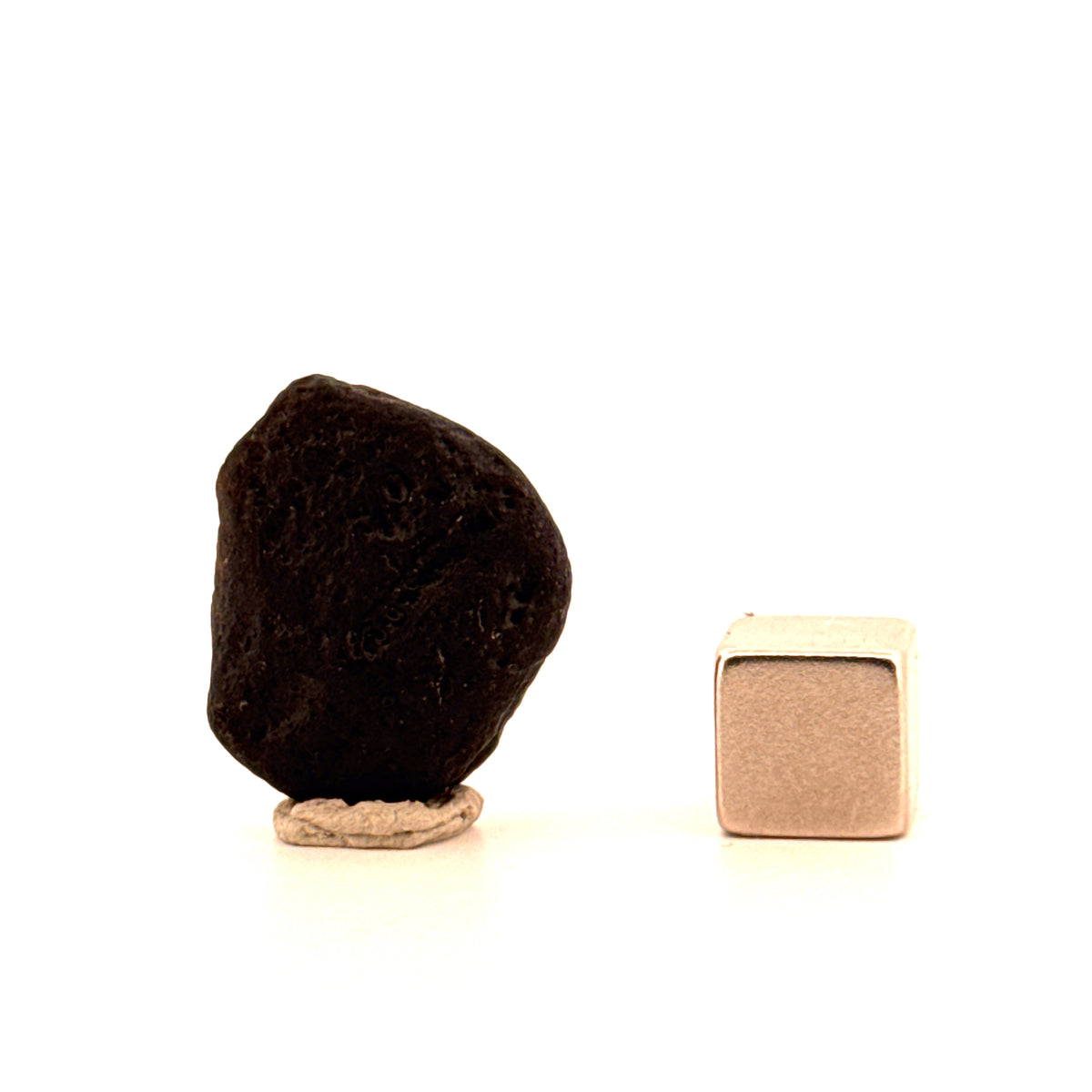 Tektite formed by a meteorite impact from Laos | 4 Grams