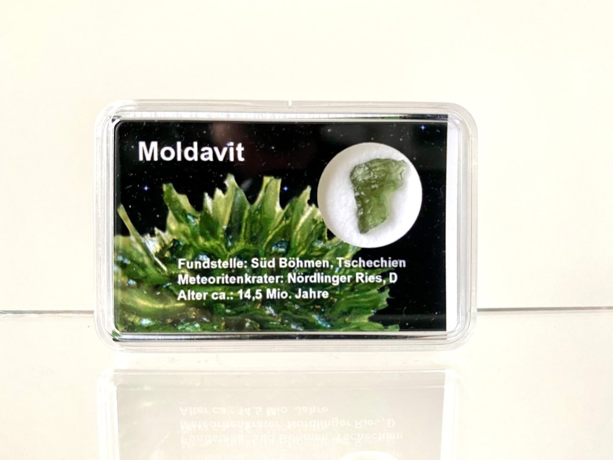 0.51" Moldavite (tektite) formed by a meteorite impact - FossilsAndMore