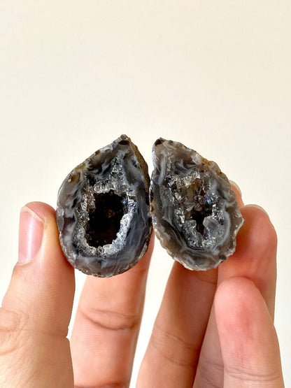 1.50" small Agate Geode, mineral - FossilsAndMore