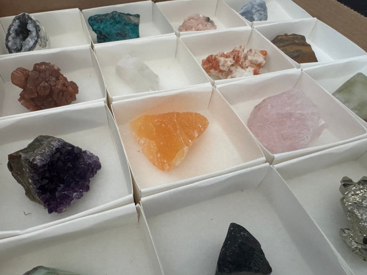 Advent Calendar (Minerals only) with 24 boxes, 24 different minerals - FossilsAndMore